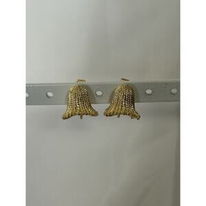 Vtg Gold Tone Sarah Coventry Clip On Bell Shaped Earrings.